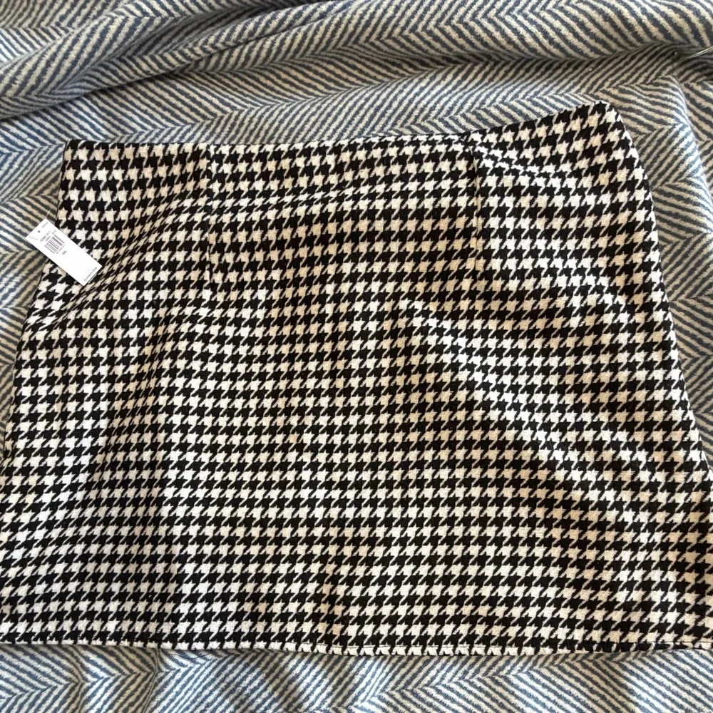 Old Navy Black and White Houndstooth Mini Skirt XXL - Picture 4 of 6